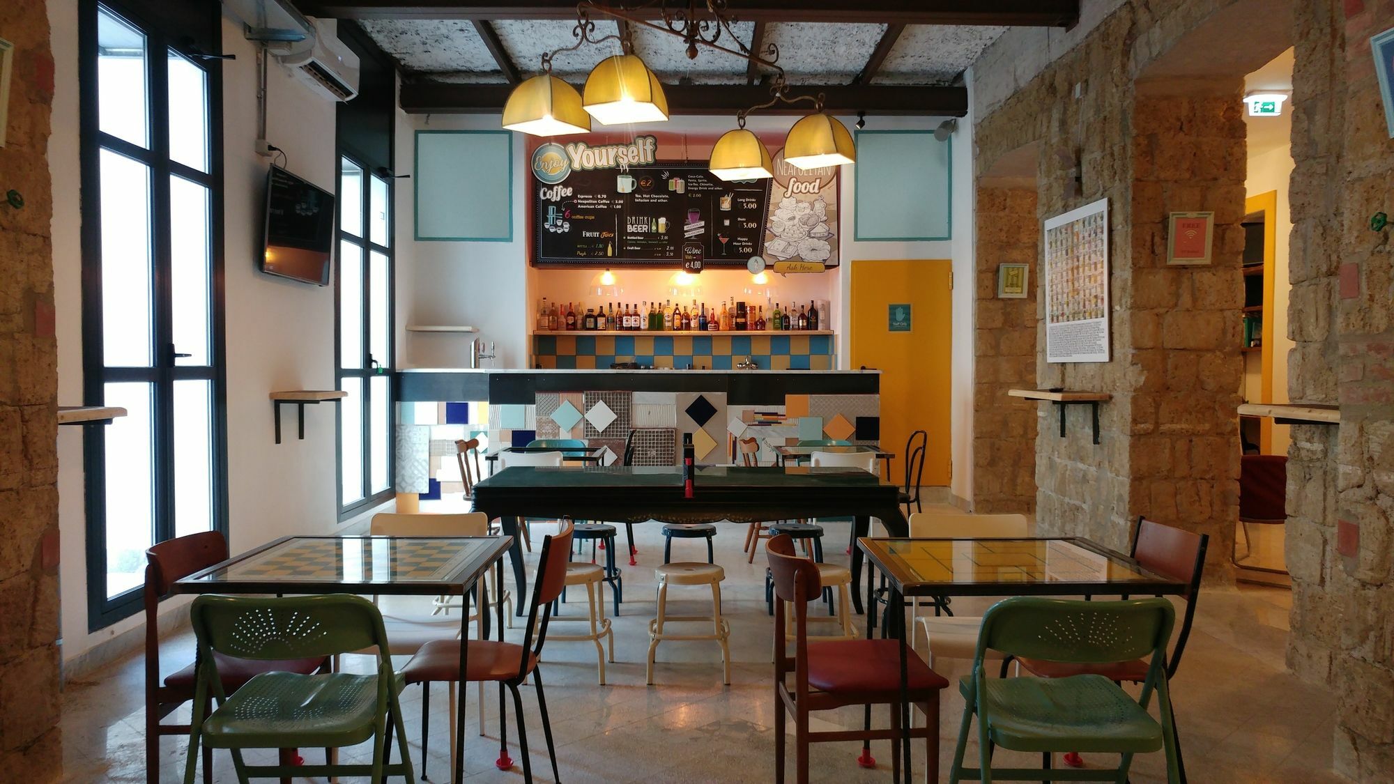 NeapolitanTrips Hostel&Bar *